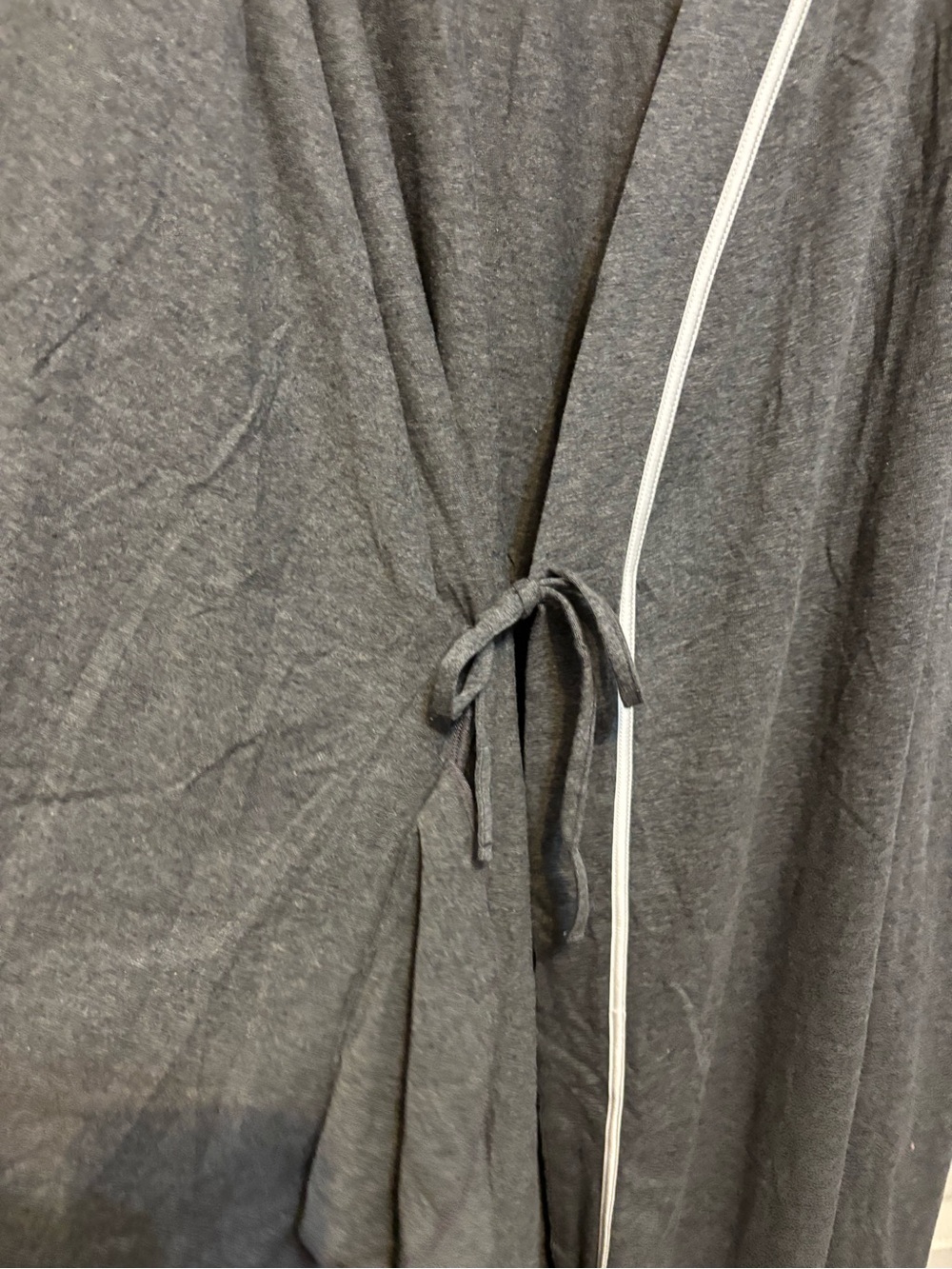 NEW Men’s Gray Bath Robe - Picture 4 of 5